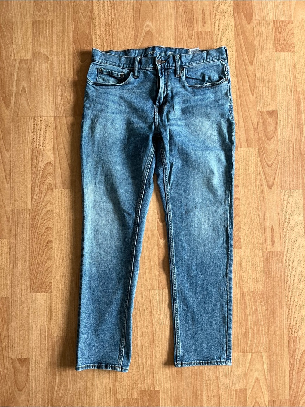 Old Navy Slim Straight Jeans in Light Blue Wash
